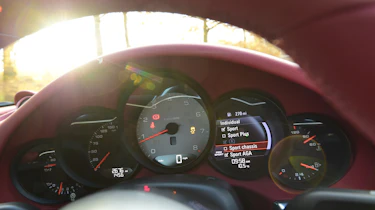 Porsche 911 Carrera S - dials