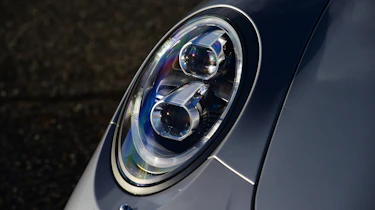 Porsche 911 Carrera S - front light detail