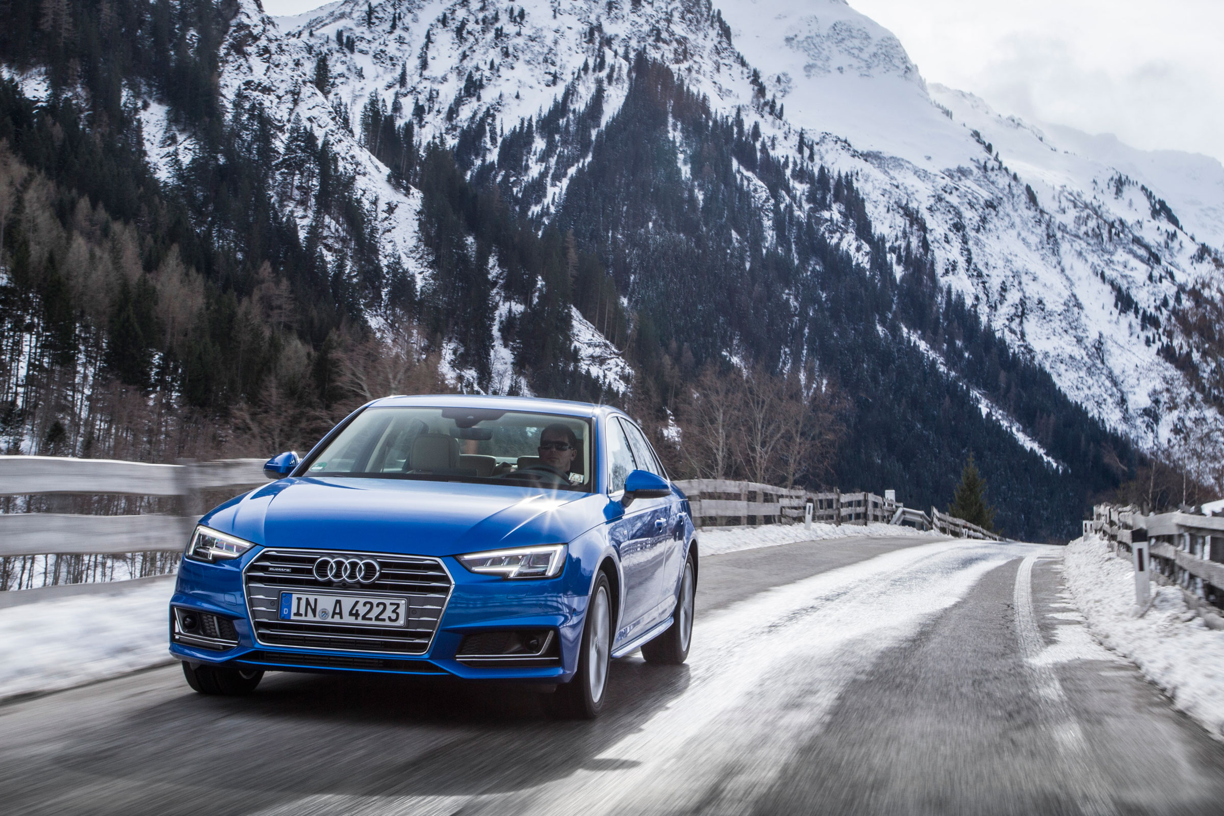Audi A4 quattro front