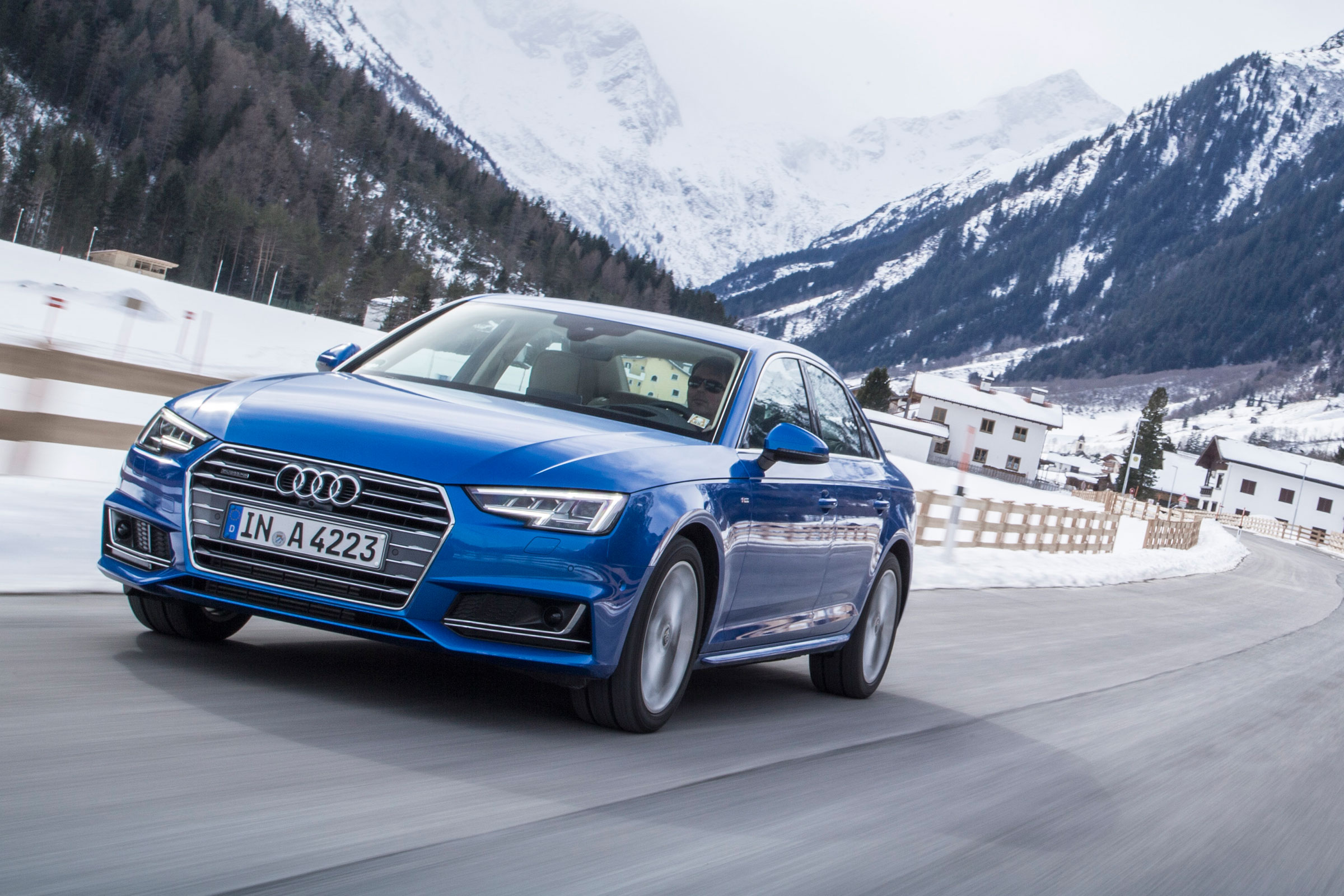 Audi A4 quattro front