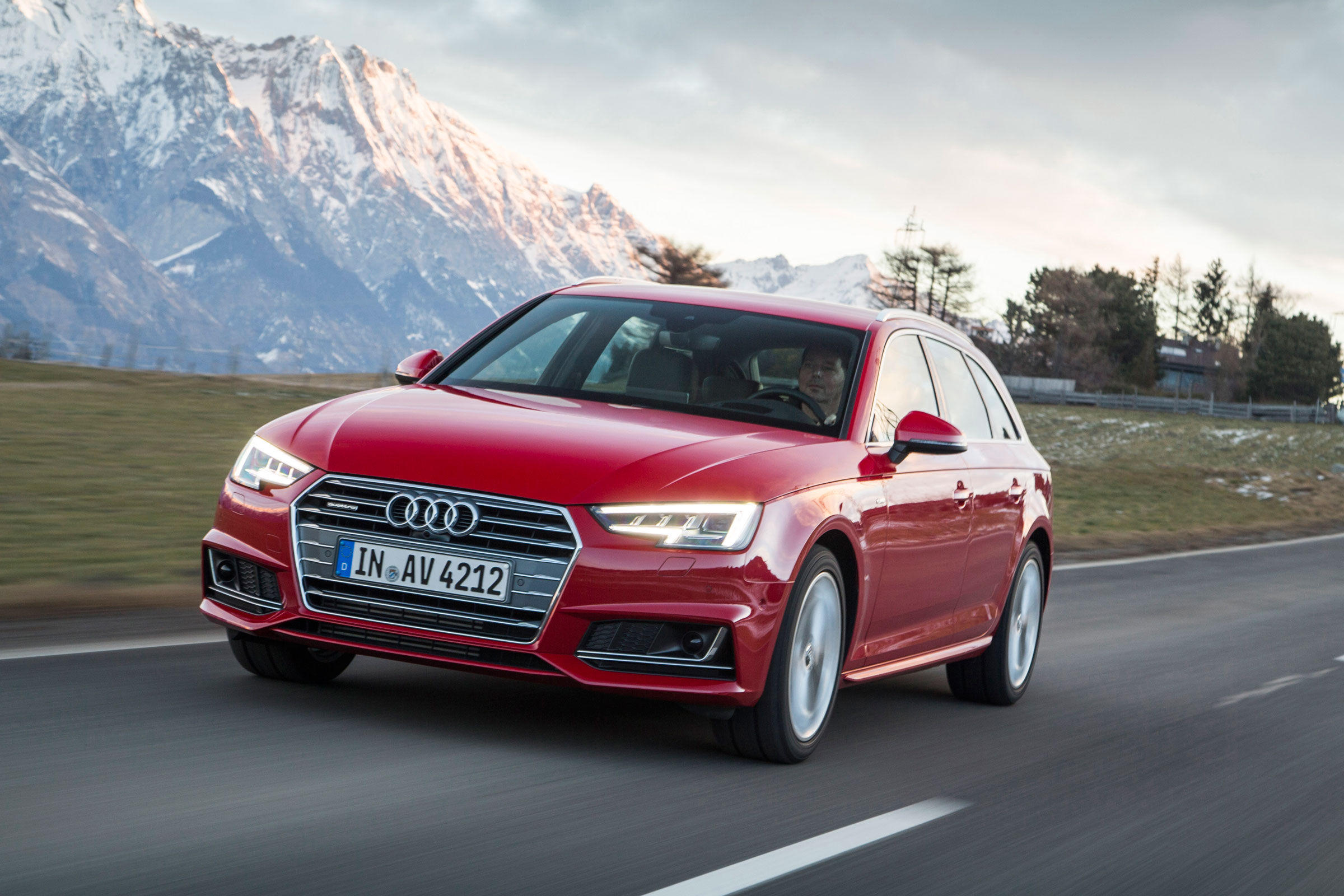 Audi A4 quattro front tracking