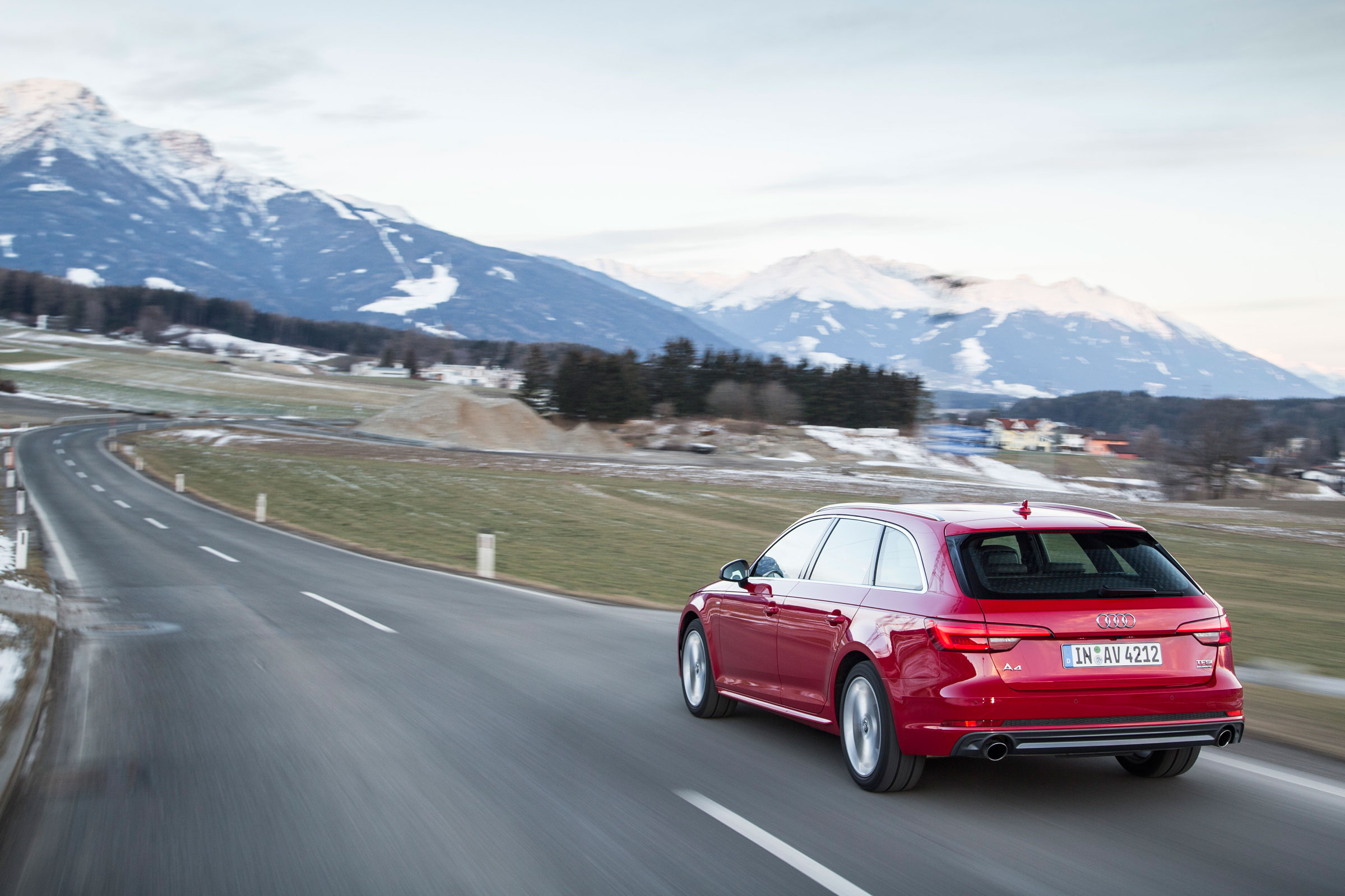 Audi A4 quattro rear tracking
