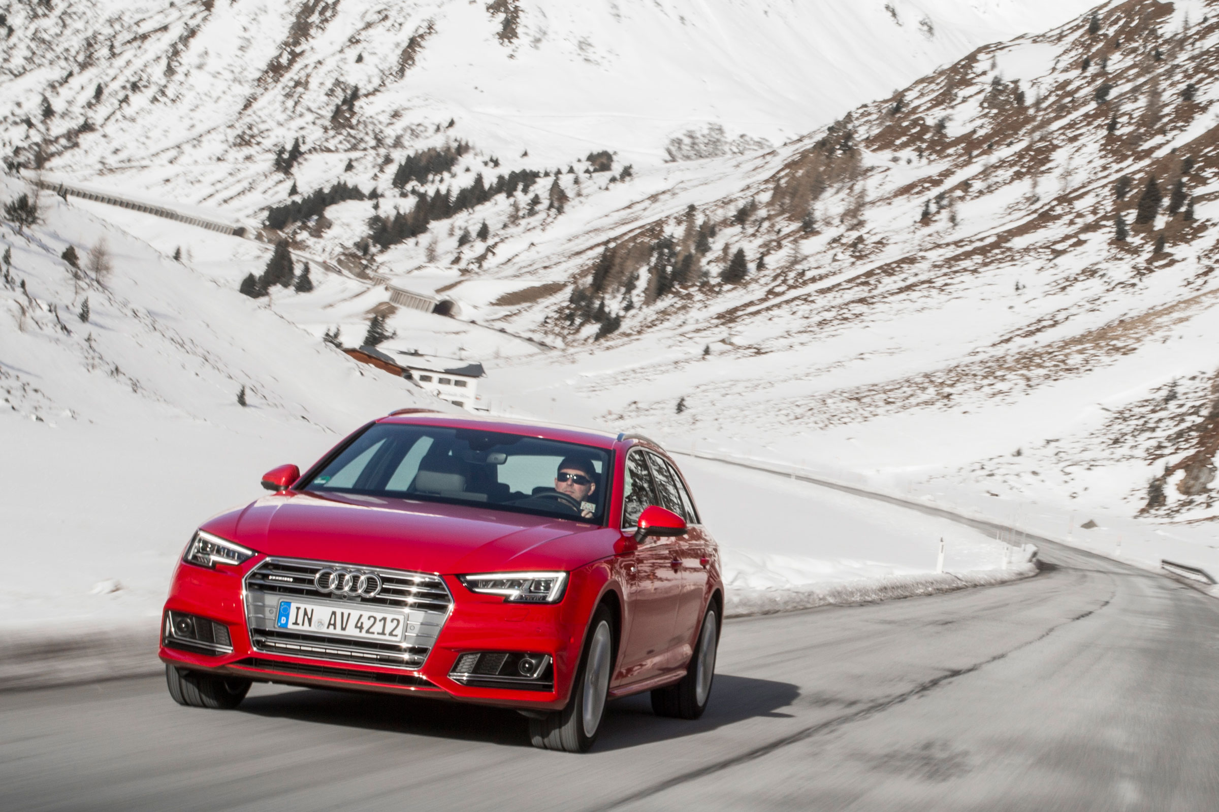 Audi A4 quattro - front driving