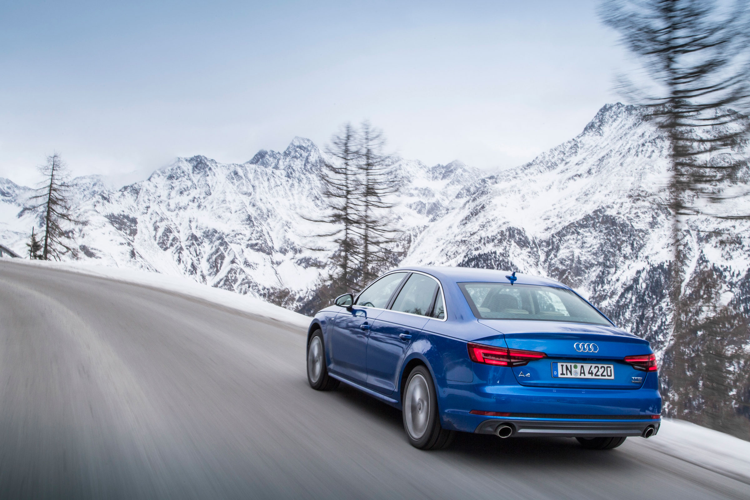 Audi A4 quattro rear tracking