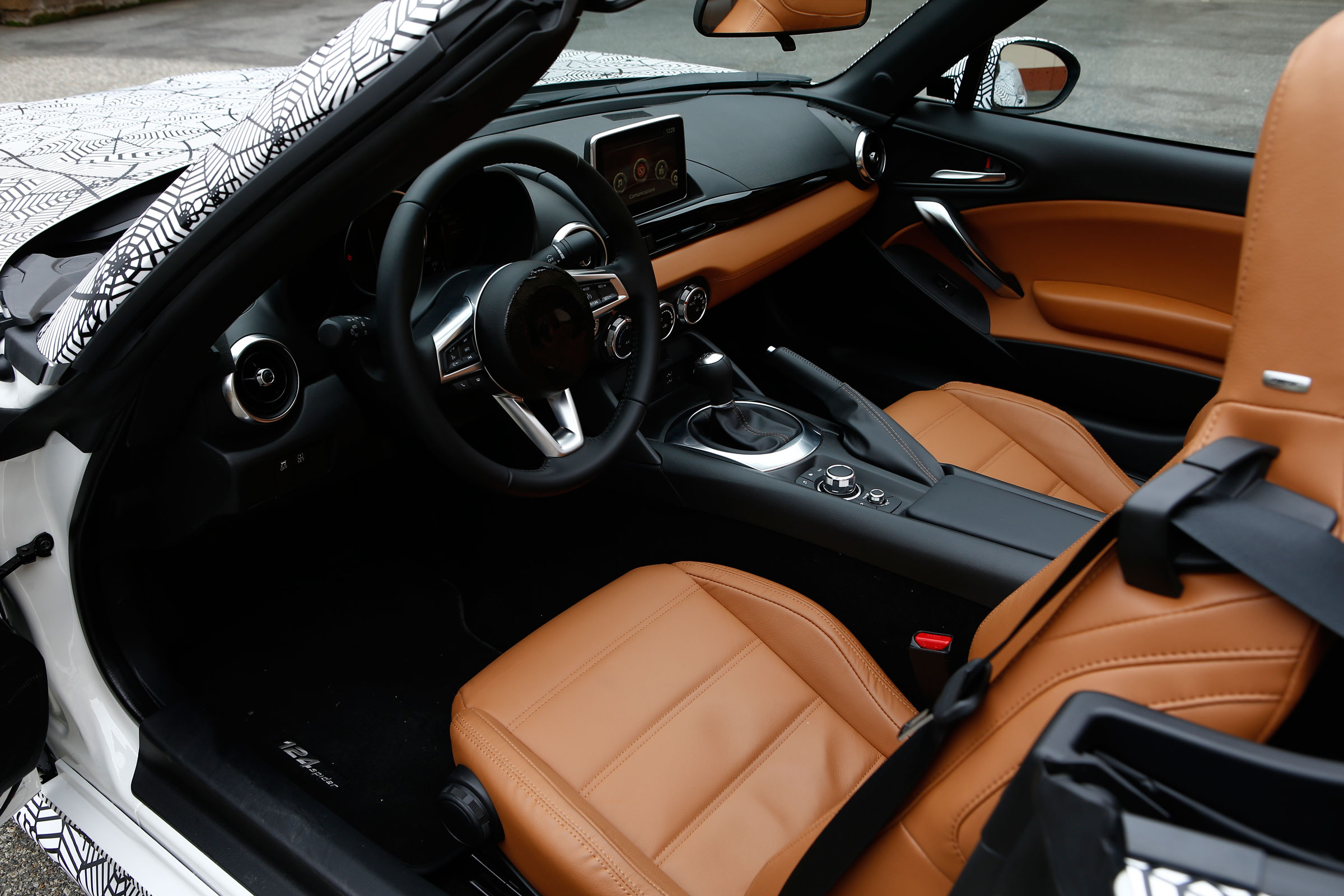 Fiat 124 Spider interior
