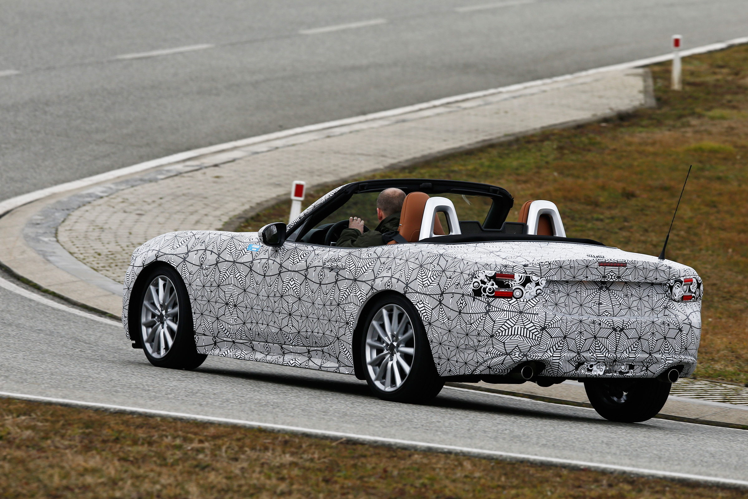 Fiat 124 Spider rear cornering