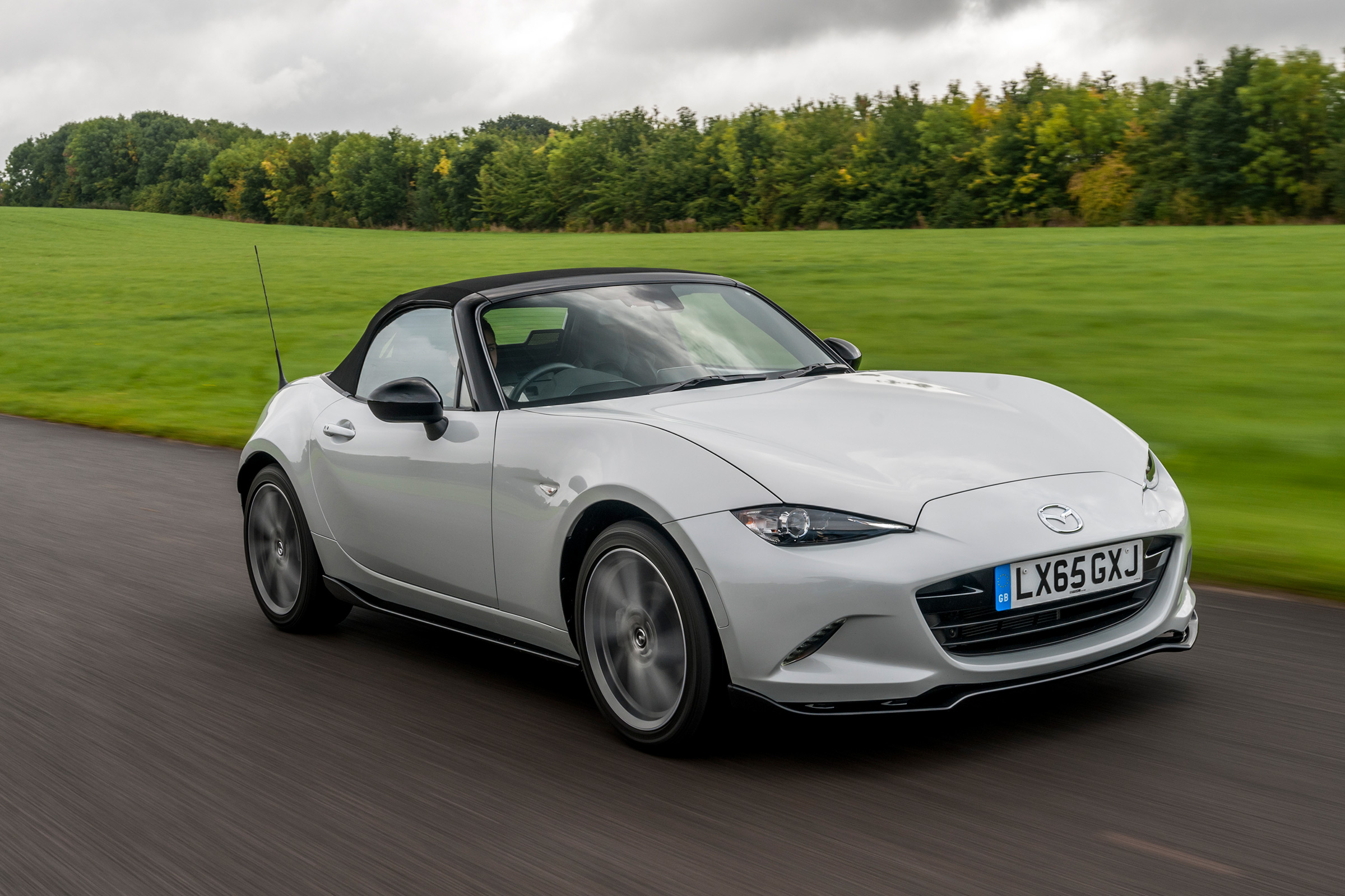 Mazda MX-5 Recaro - front tracking 2