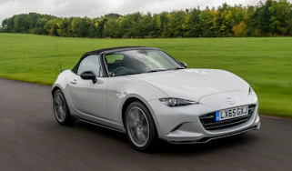 Mazda MX-5 Recaro - front tracking 2