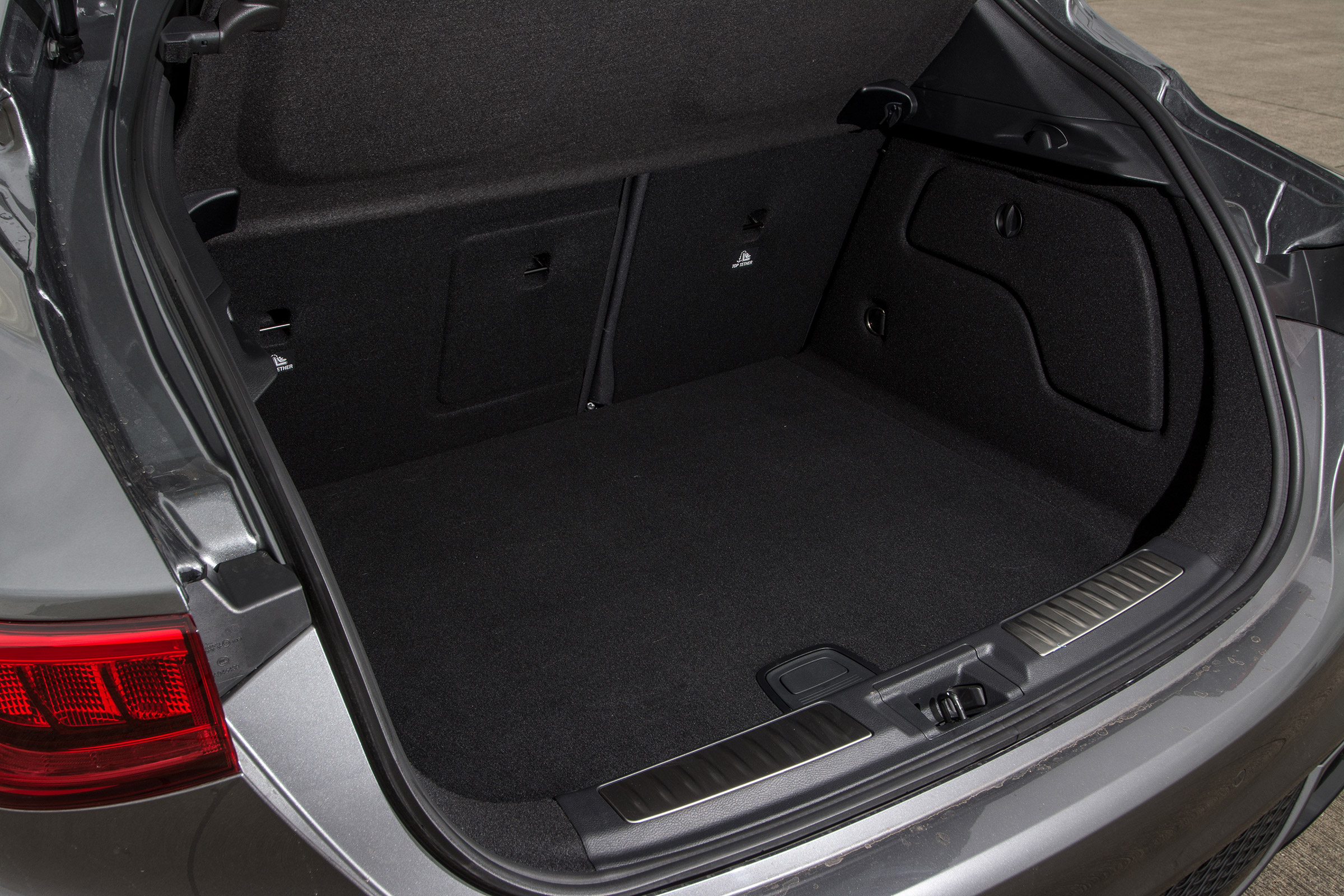 Infiniti Q30 - boot