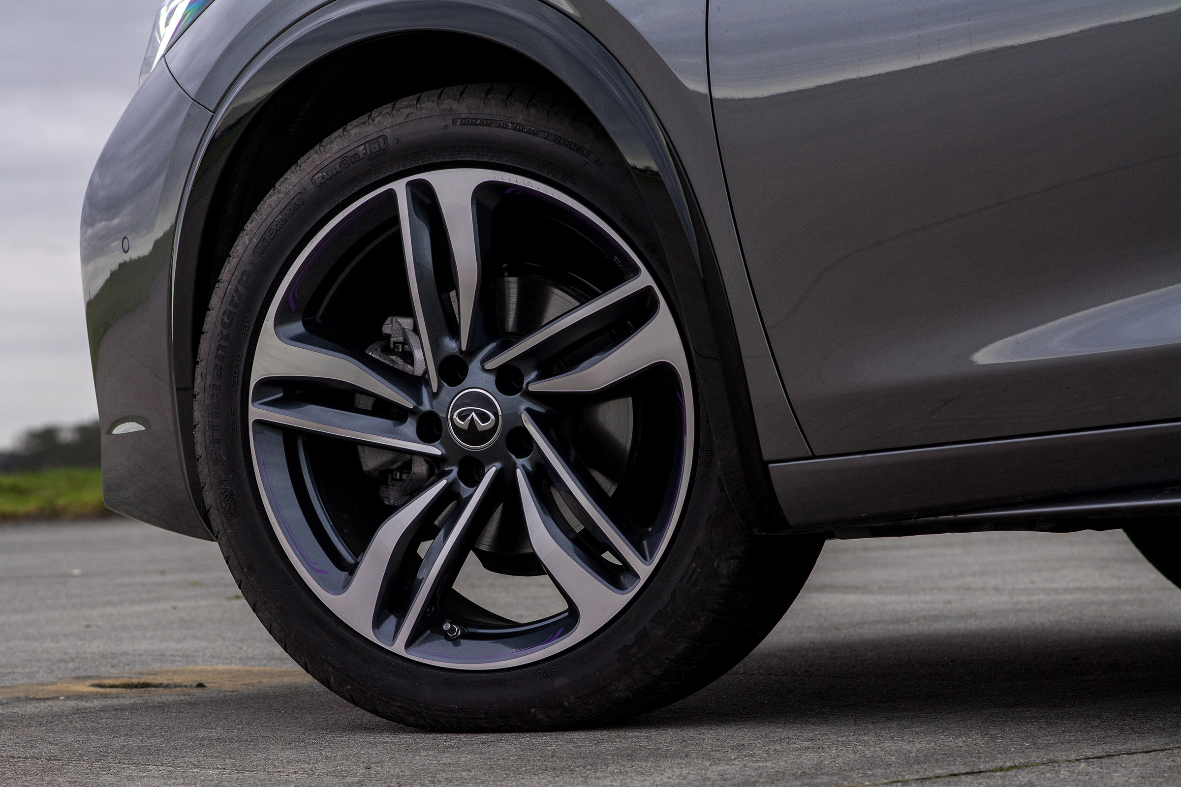 Infiniti Q30 - wheel detail