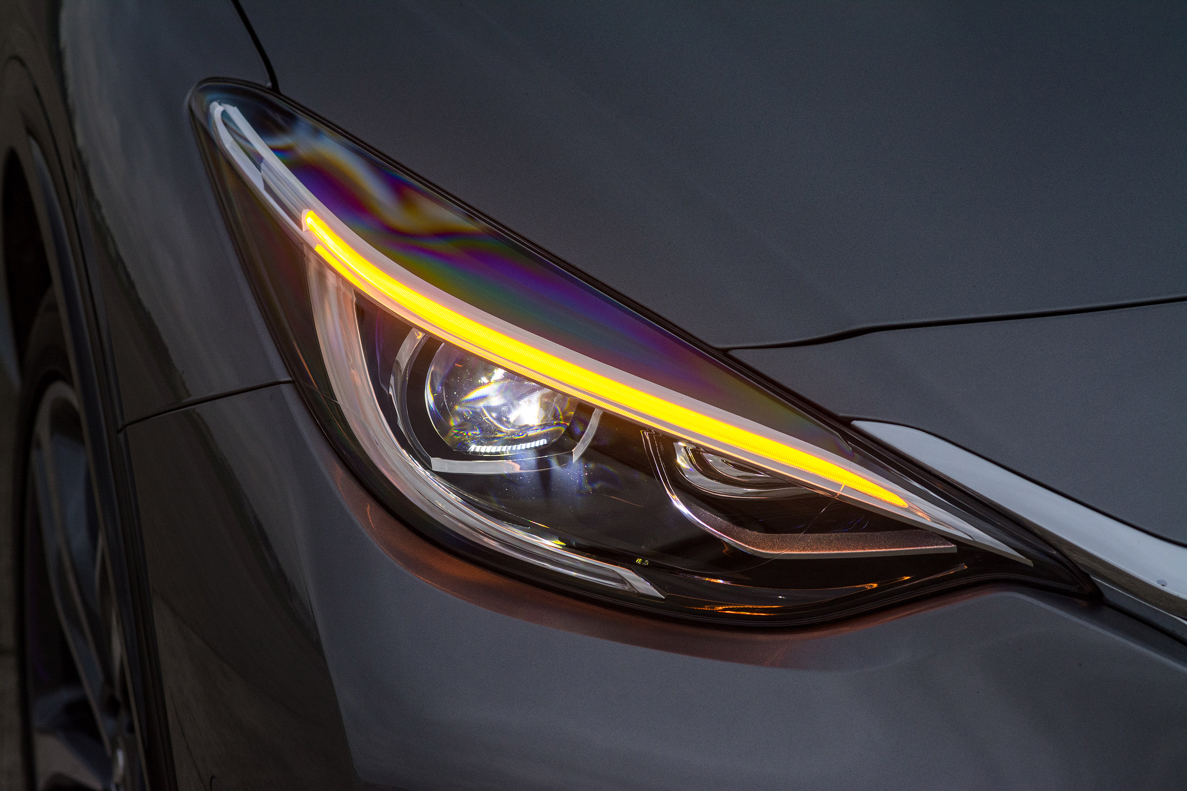 Infiniti Q30 - front light detail