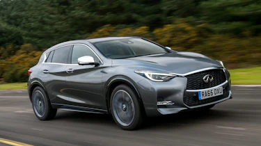 Infiniti Q30 - front