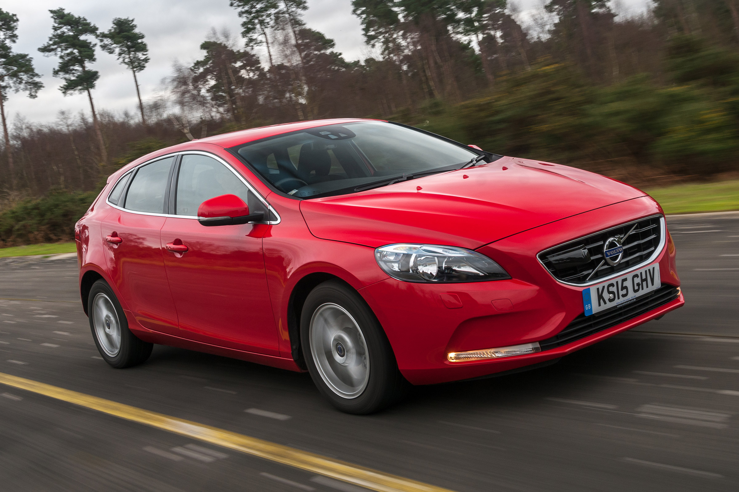 Volvo V40 - front