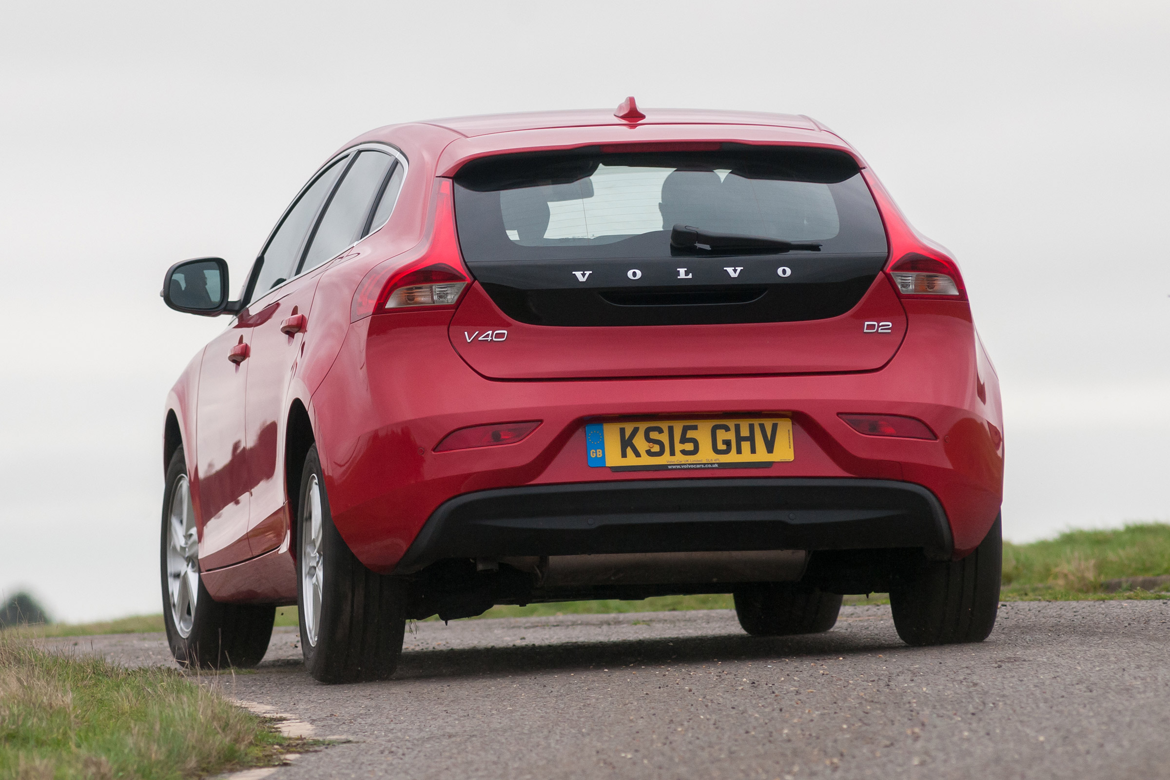Volvo V40 - rear cornering