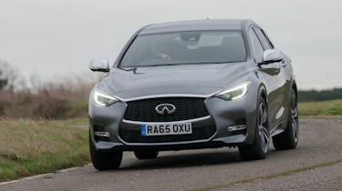 Infiniti Q30 - front cornering