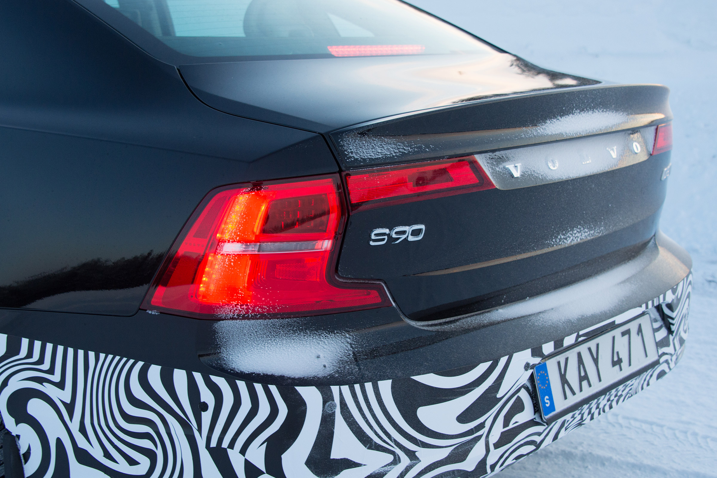 Volvo S90 drive - rear detail