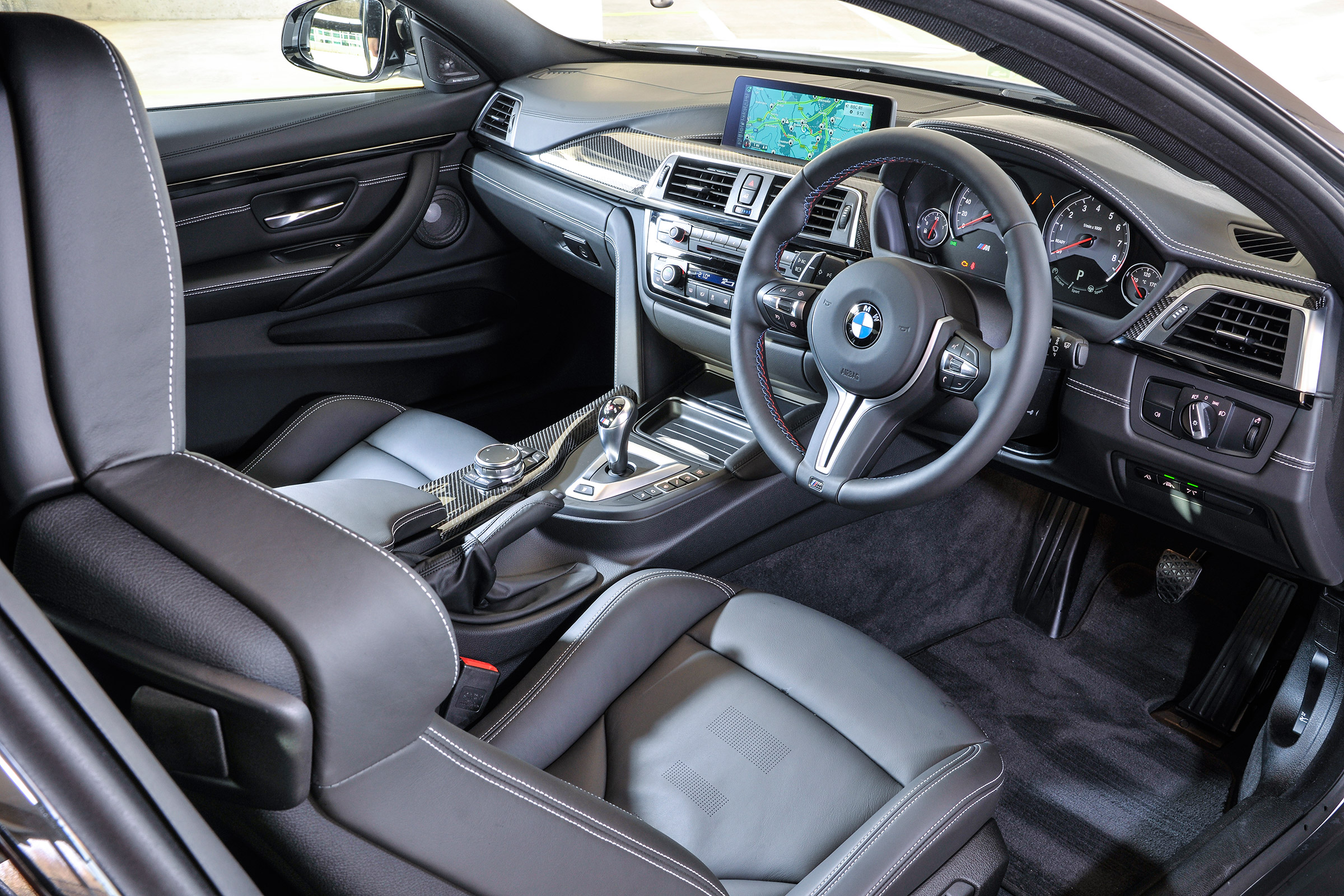 BMW M4 Competition Pack - dash
