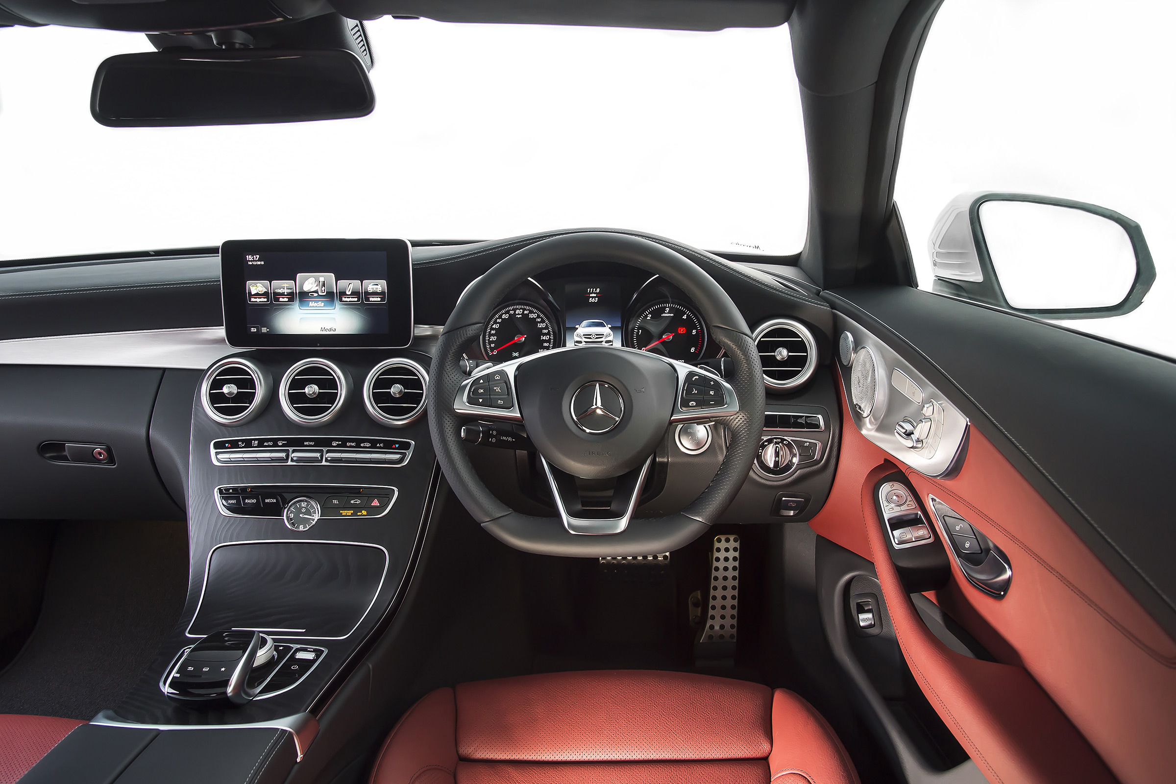 Mercedes C-Class Coupe C250d AMG Line - dashboard