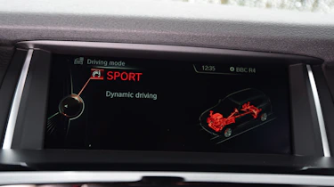 Mercedes GLC vs BMW X3 vs Audi Q5 - infotainment