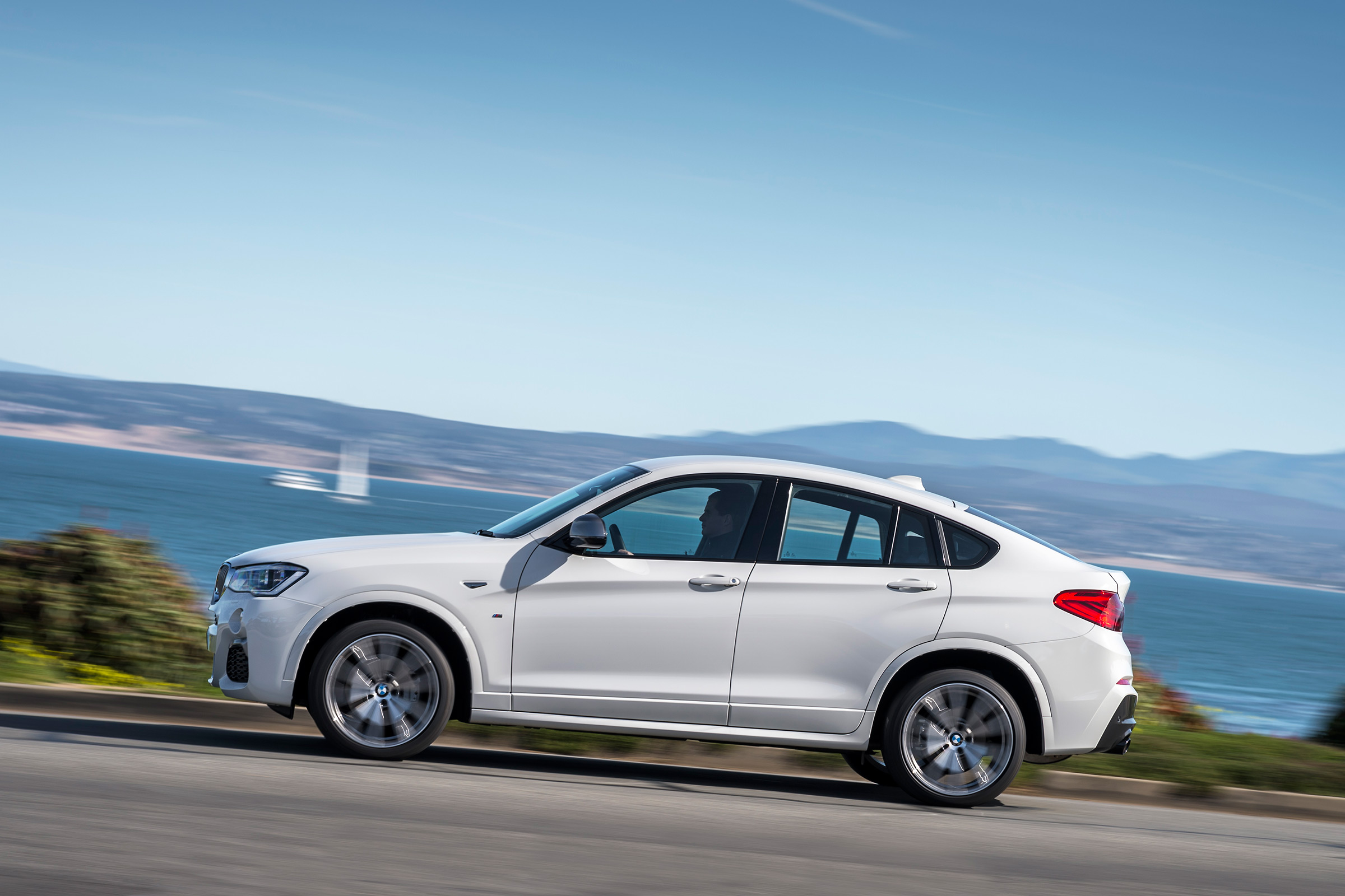 BMW X4 M40i - side tracking 3