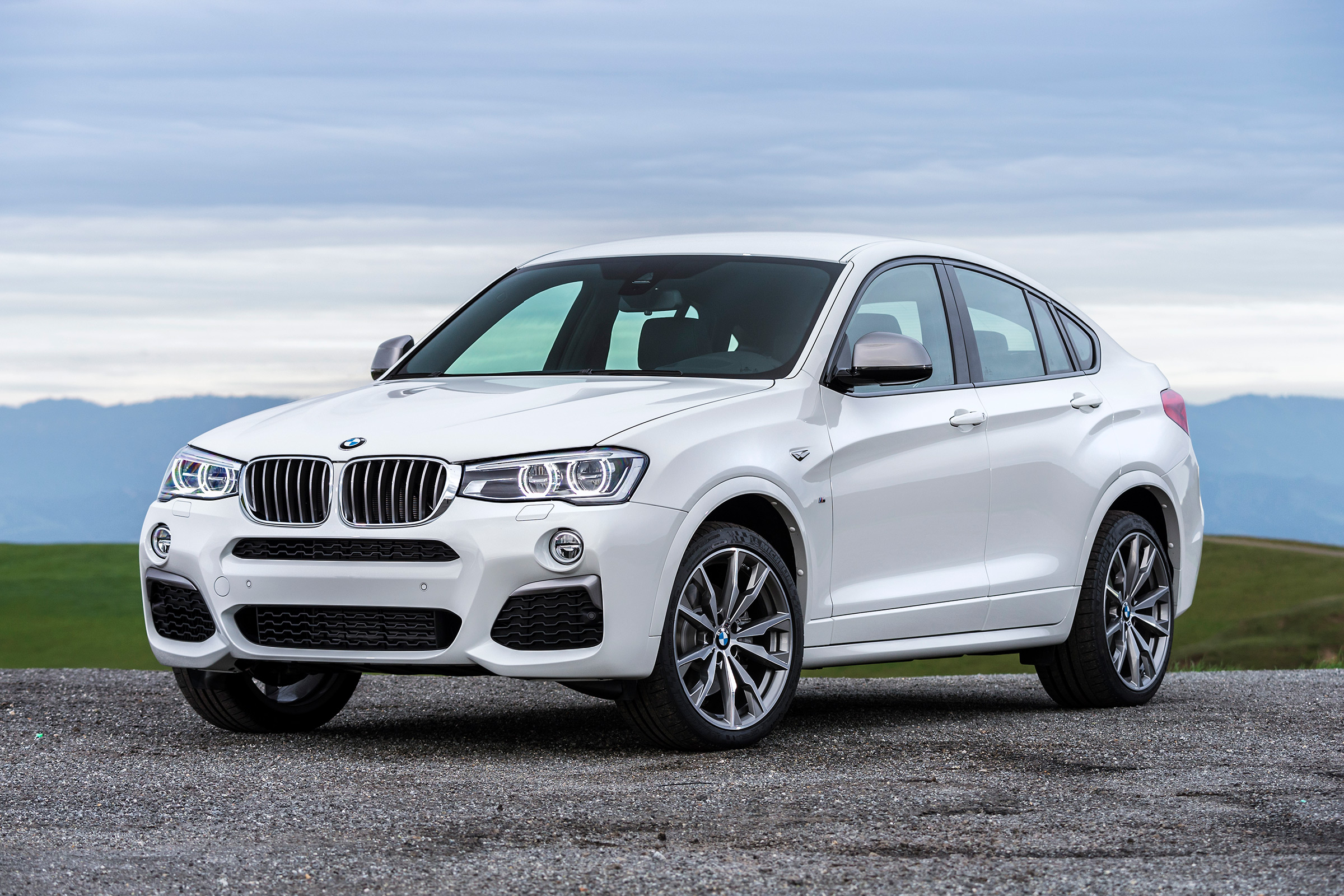 BMW X4 M40i - front quarter