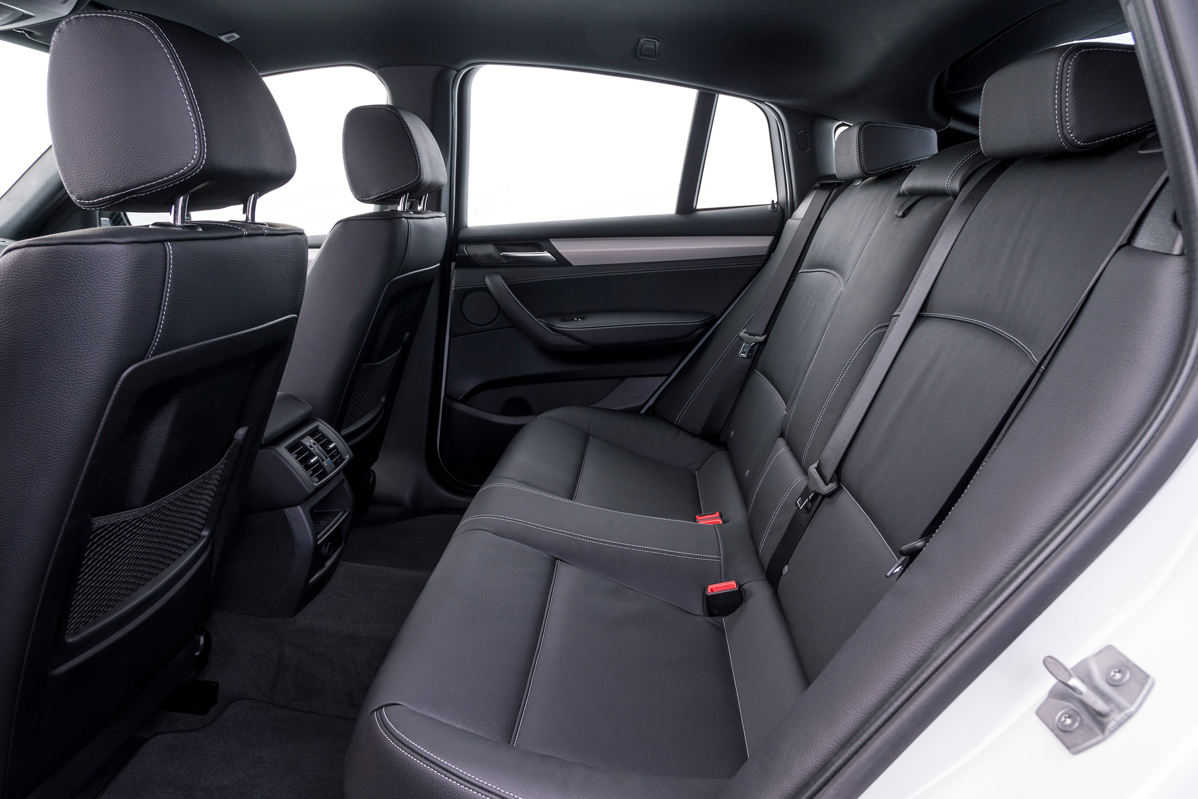 BMW X4 M40i - rear seats