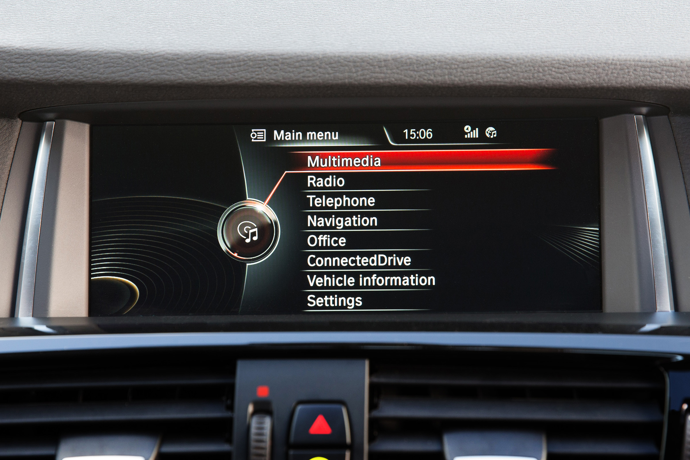 BMW X4 M40i - infotainment
