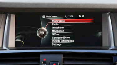 BMW X4 M40i - infotainment