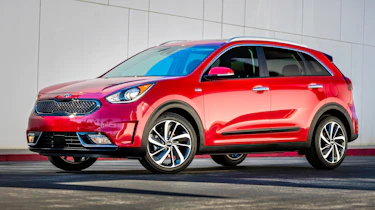 Kia Niro 2016 - front quarter