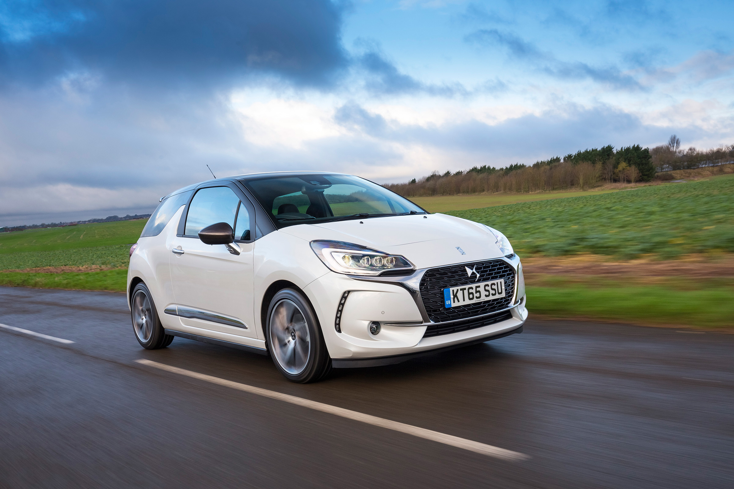 DS 3 hatchback 2016 review - front tracking 2
