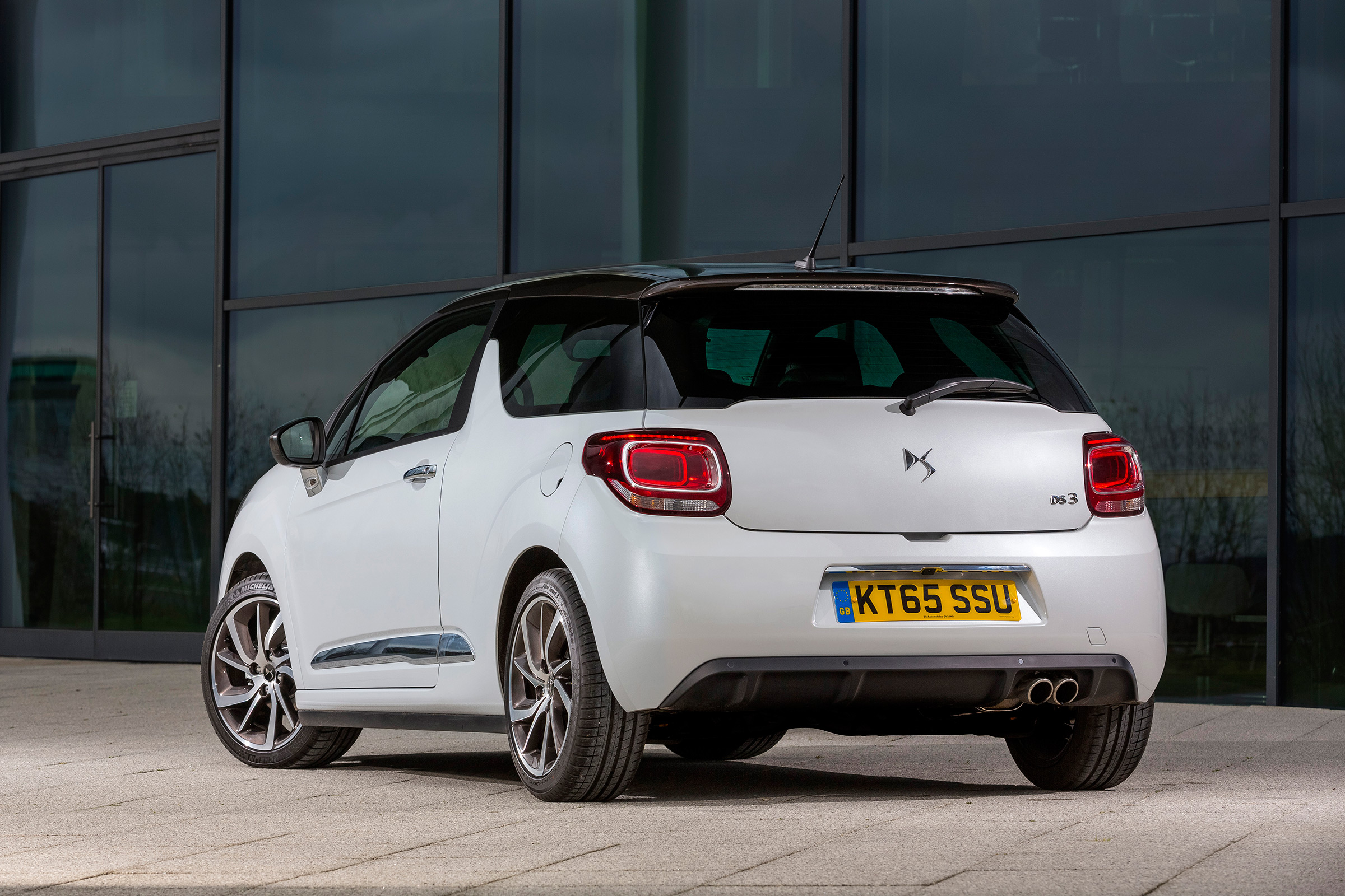 DS 3 hatchback 2016 review - rear quarter