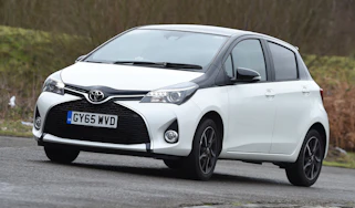 Toyota Yaris Design Bi-Tone 2016 - crop