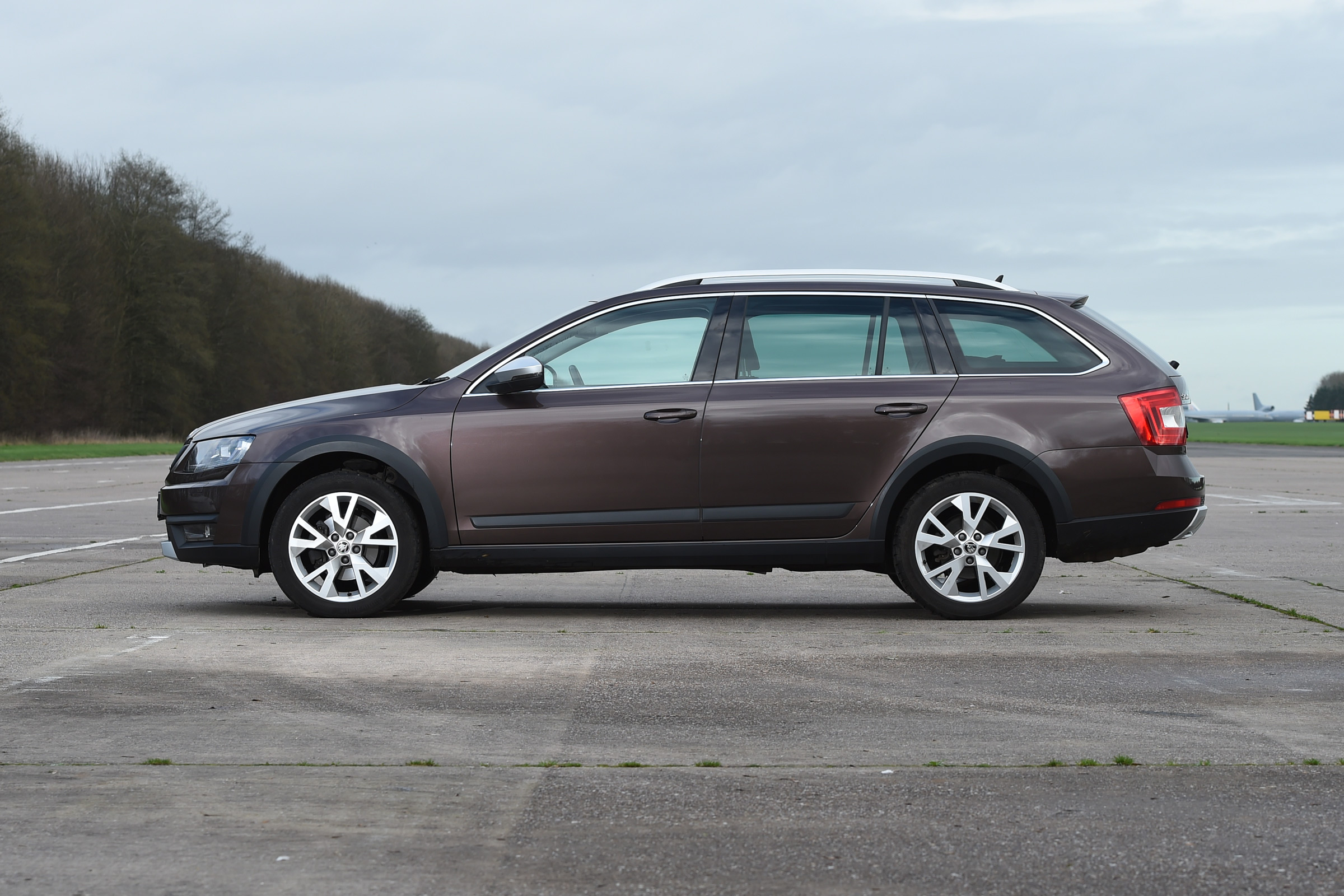 Skoda Octavia Scout long-termer - side