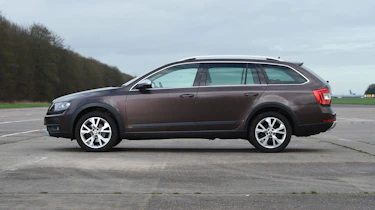 Skoda Octavia Scout long-termer - side