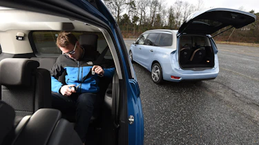 Volkswagen Touran vs Citroen Grand C4 Picasso - space