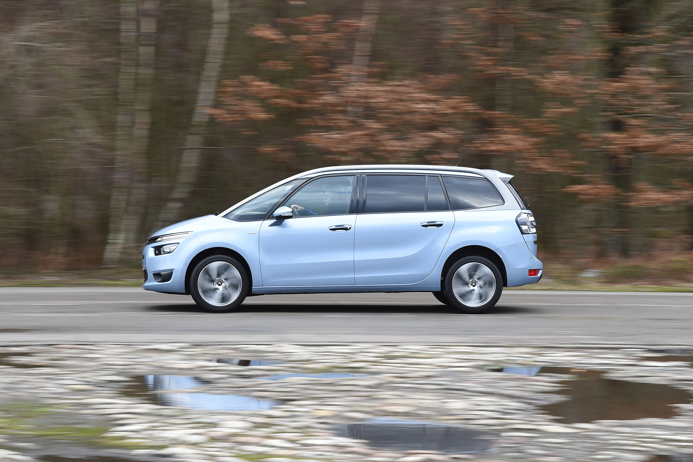 Citroen Grand C4 Picasso - side