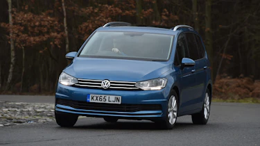 Volkswagen Touran - cornering