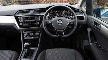 Volkswagen Touran - dash