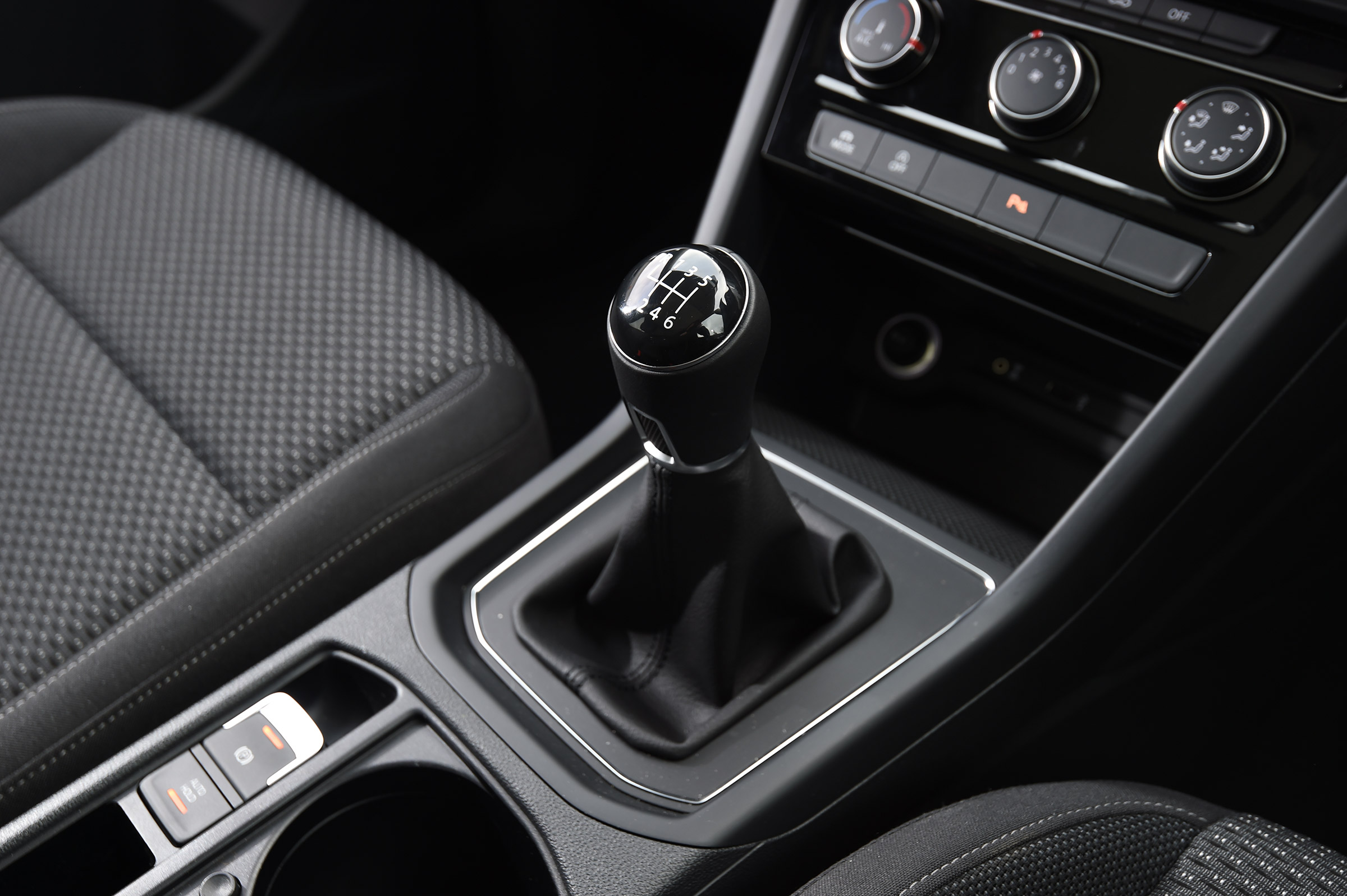 Volkswagen Touran - centre console