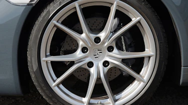 Porsche 911 Carrera 4S 2016 - wheel