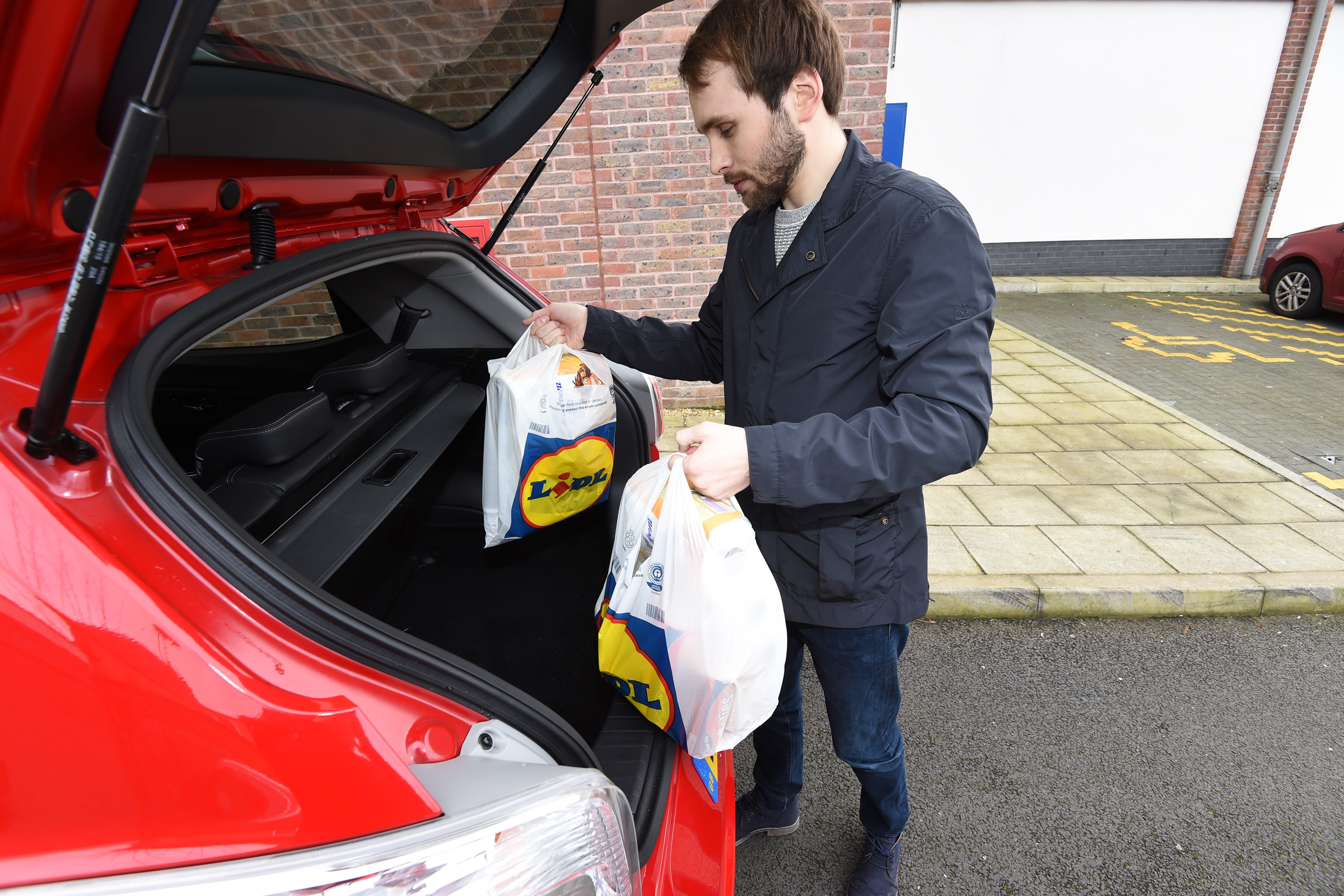 SsangYong Tivoli long-term second report - shopping bags