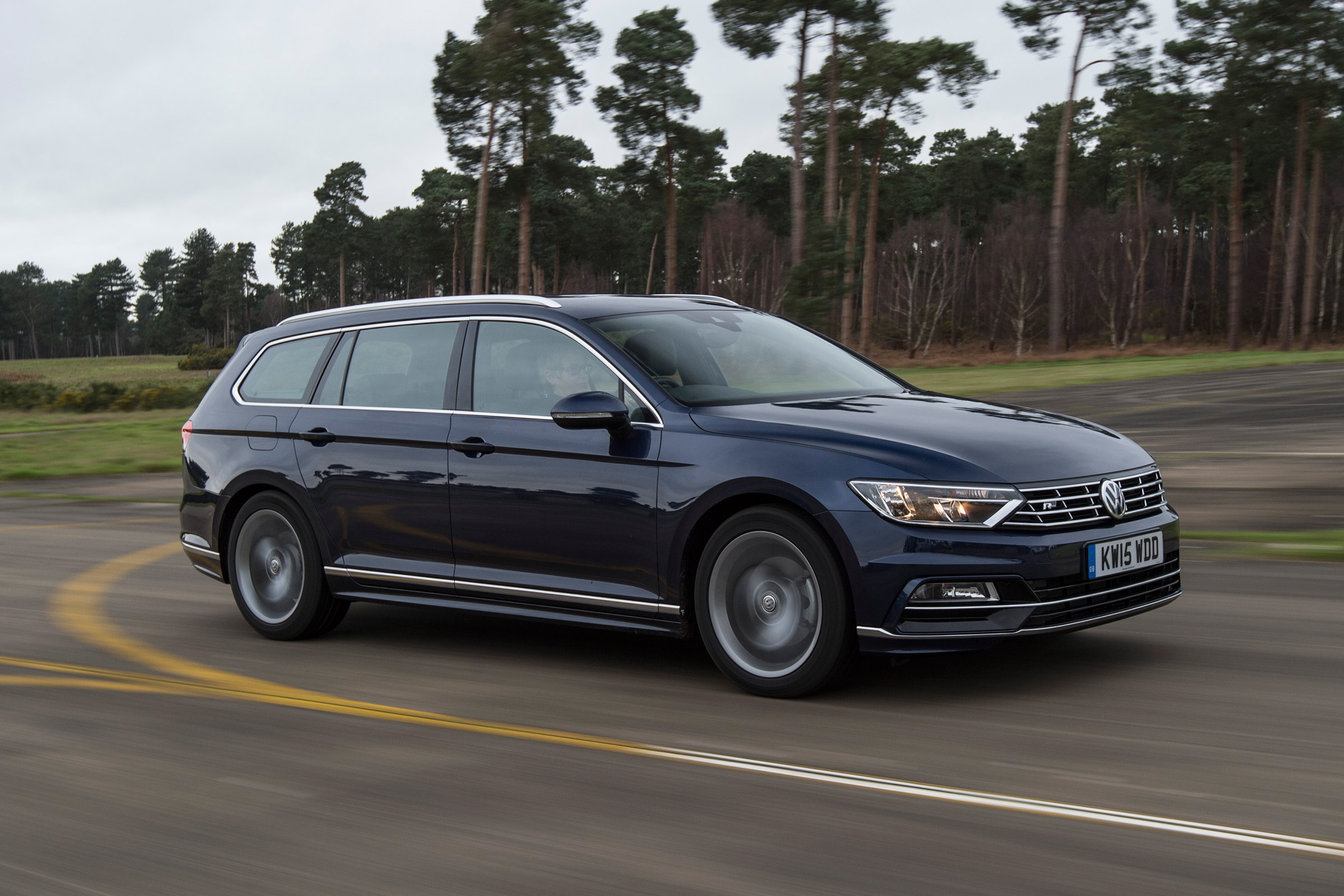Volkswagen Passat Estate - front