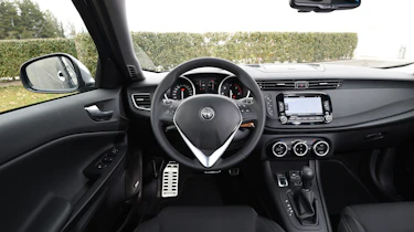 Alfa Romeo Giulietta interior