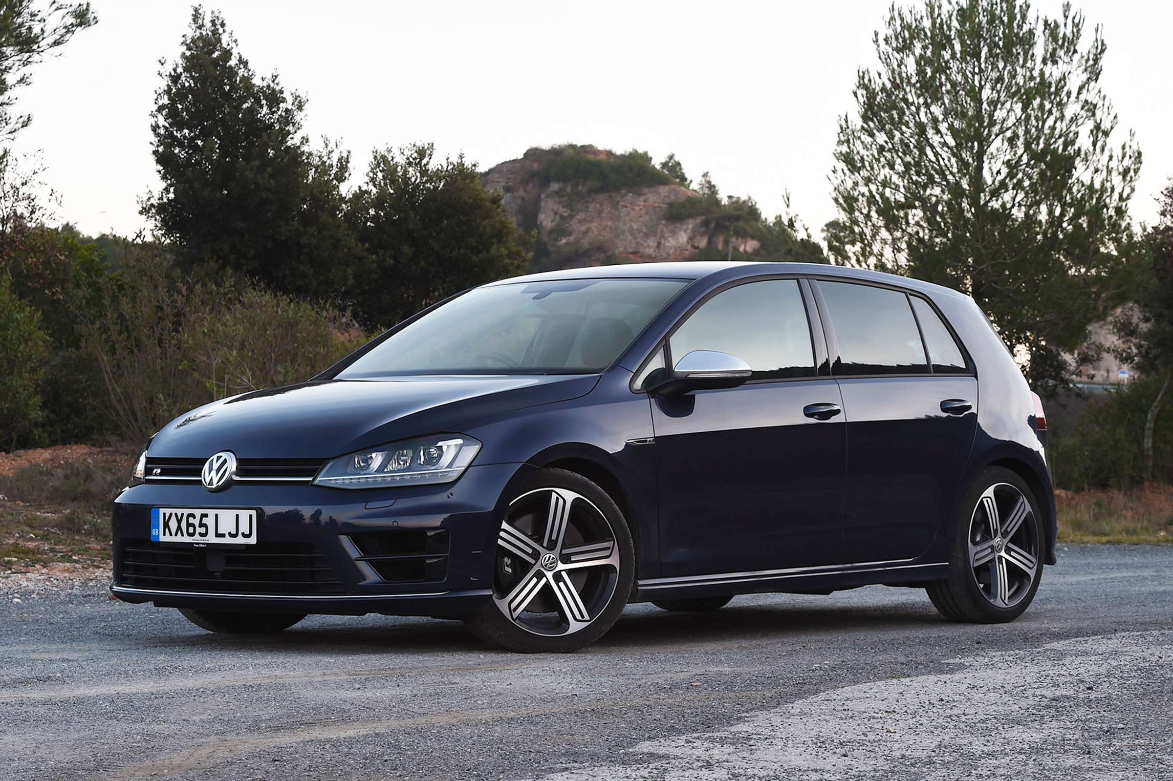 Focus RS vs RS3 vs Golf R - Golf R front quarter