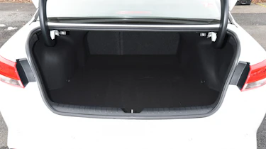 Kia Optima 2016 - boot space