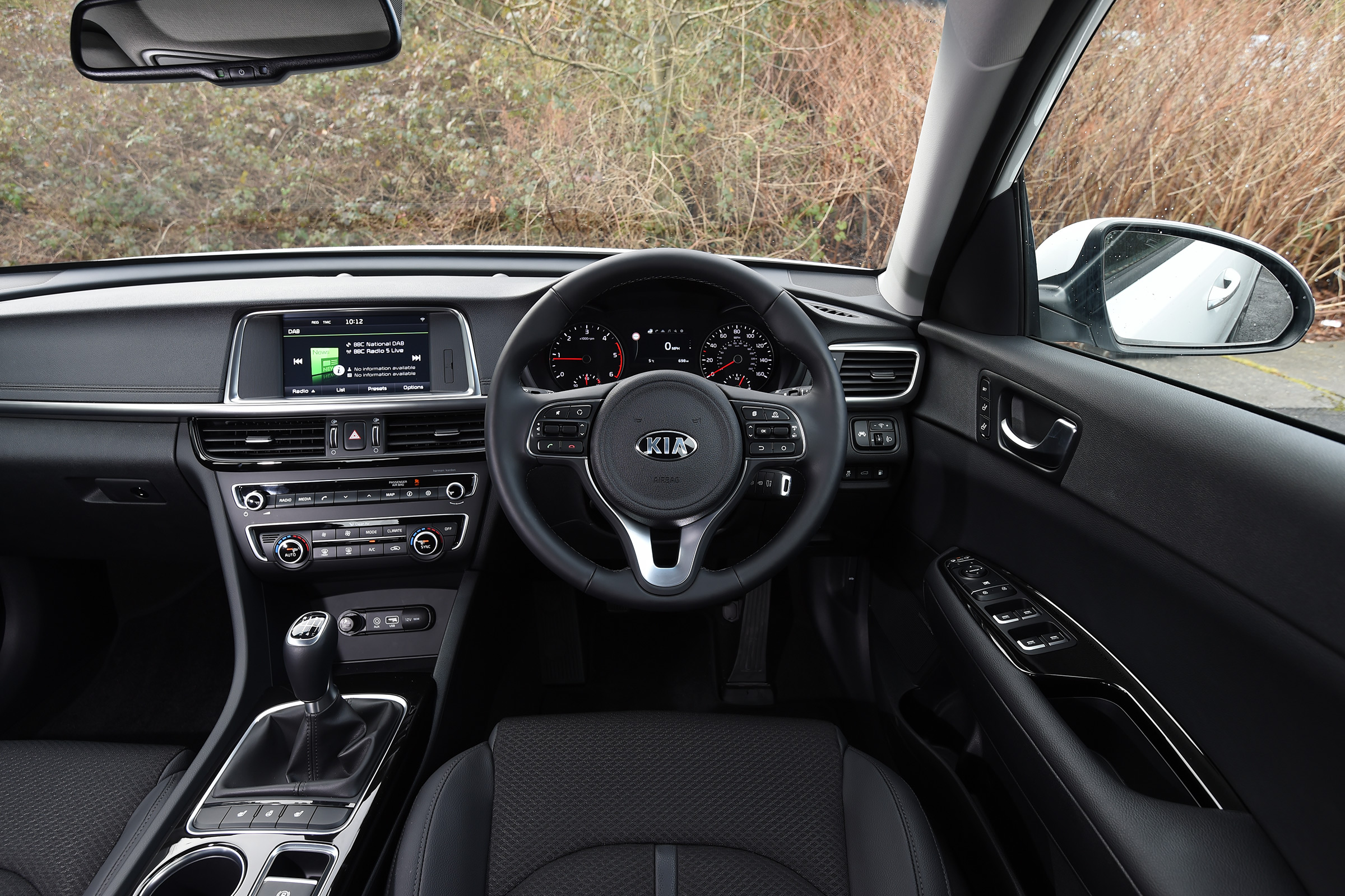 Kia Optima 2016 - dashboard