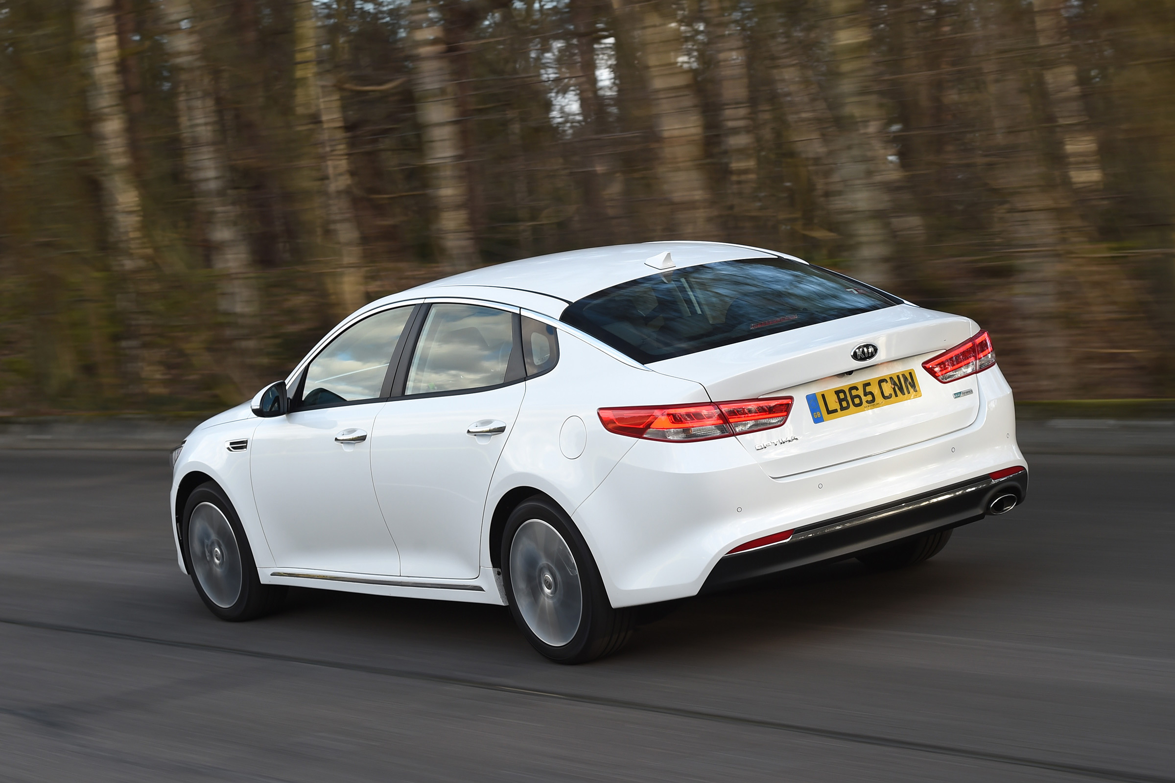 Kia Optima 2016 - rear tracking