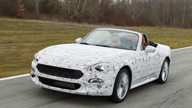 Fiat 124 Spider front tracking