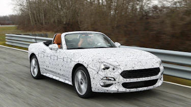 Fiat 124 Spider front tracking 3