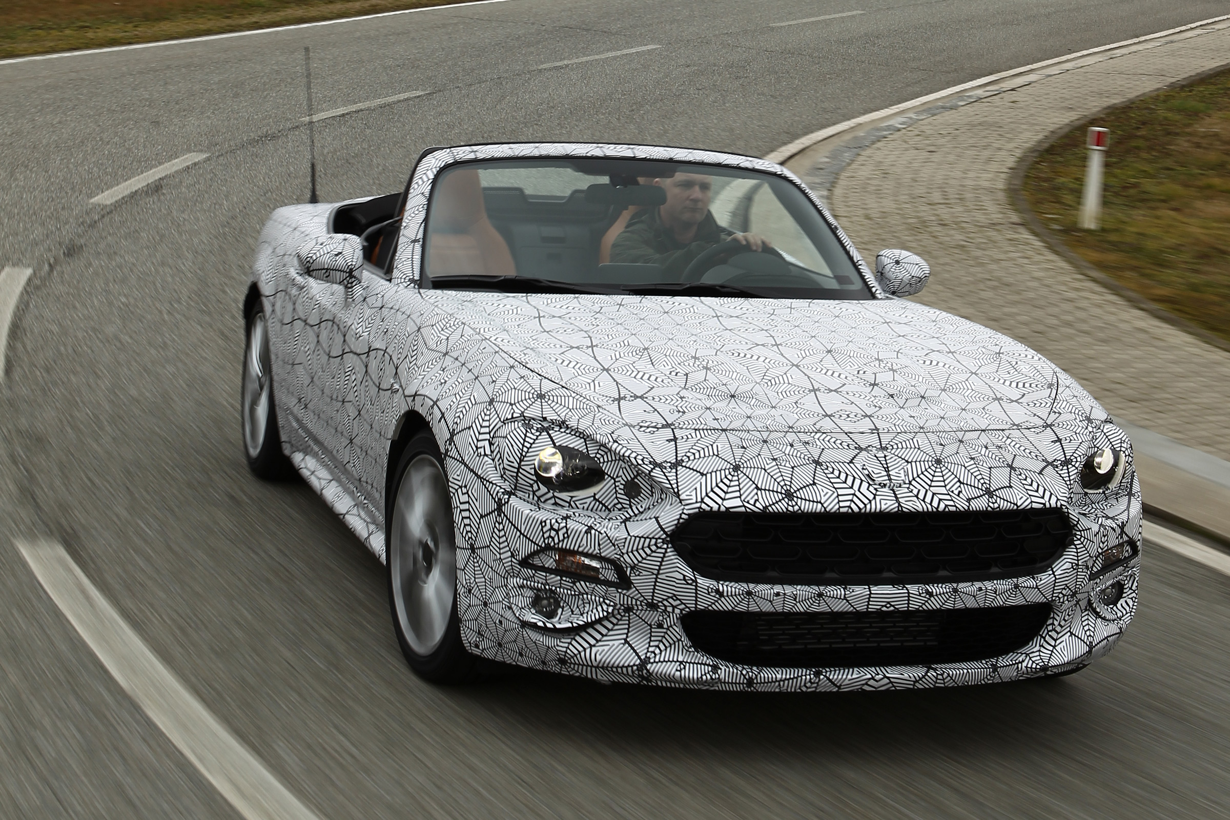 Fiat 124 Spider front cornering 2